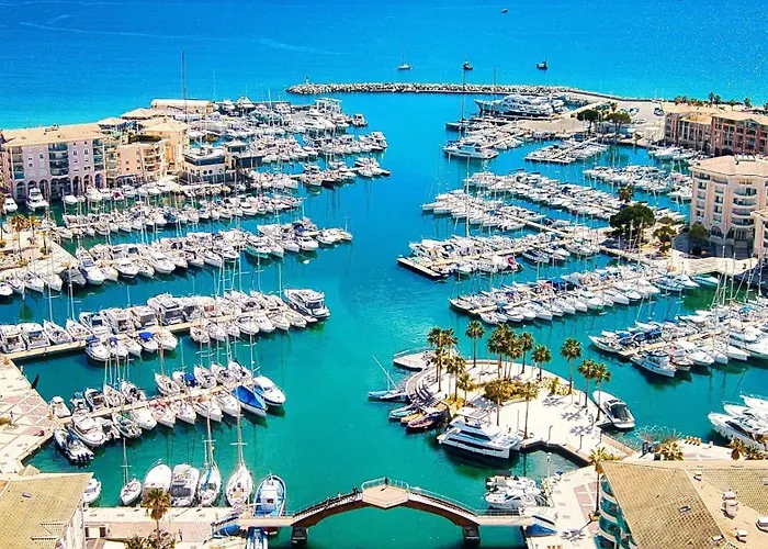 Charmant F2 à Port-Fréjus 2/4 personnes