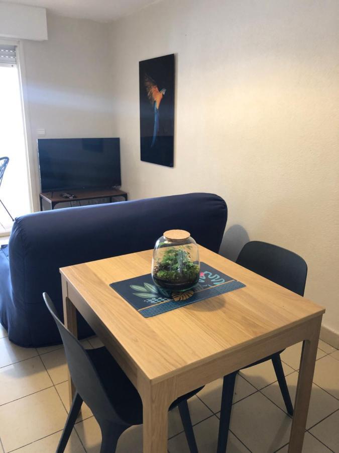 2 Pieces A Port-frejus Apartment *