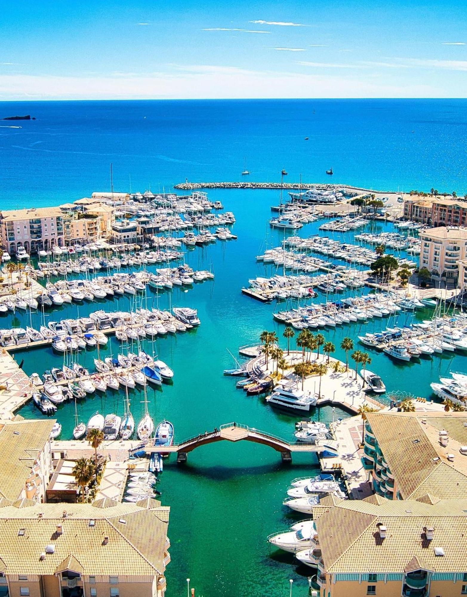 F2 à Port-fréjus 2/4 Personnes * Fréjus